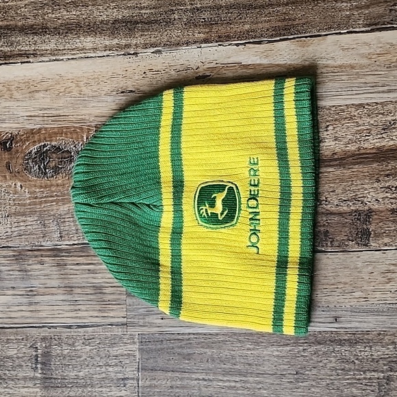 Kids John Deere Stocking Hat/Beanie One Size 4-18 - Picture 1 of 3